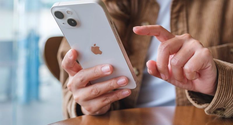 Apple urges all 1.4b iPhone users to update smartphones NOW