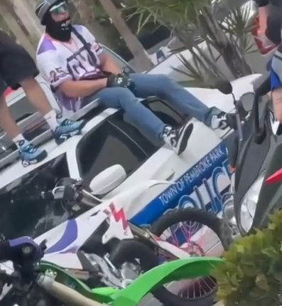 Decoy police car wrecked by Florida bikers in massive street takeover, PD says