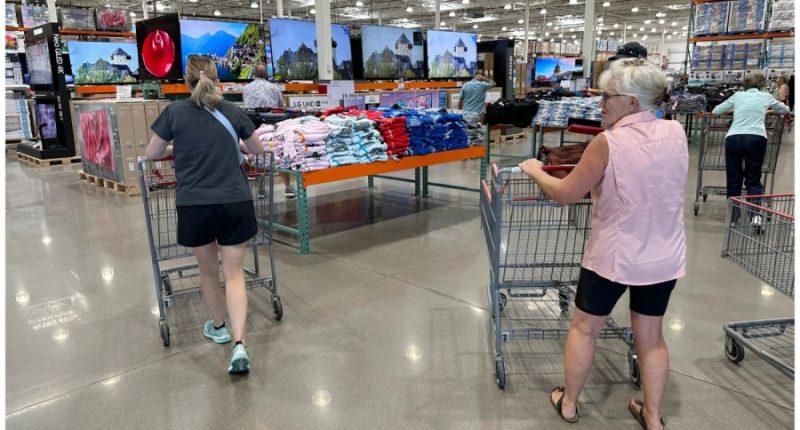 Fox Business host on 'shocking decline' in consumer spending: 'The boom times are over'