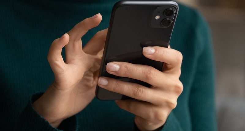 Politician giving rich residents secret cell phones to call him
