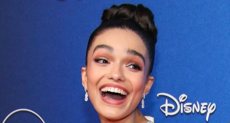 Rachel Zegler and Gal Gadot AVOID each other at Snow White premiere