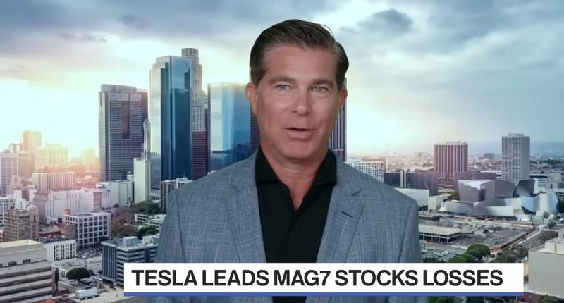 Top Tesla investor issues stunning ultimatum to Elon Musk