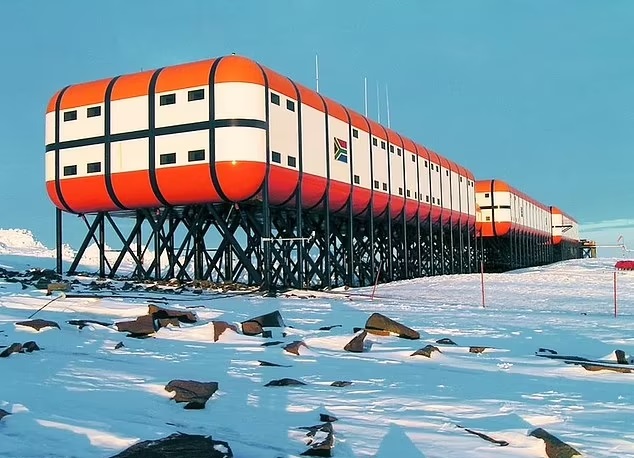 Sanae IV South African Antarctic research base.