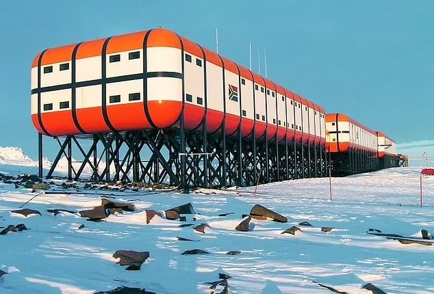 Sanae IV South African Antarctic research base.