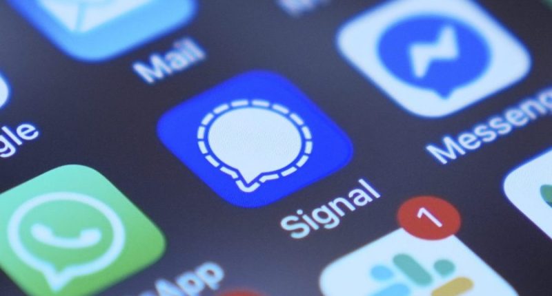 What is Signal, app used in Yemen war plans chat?