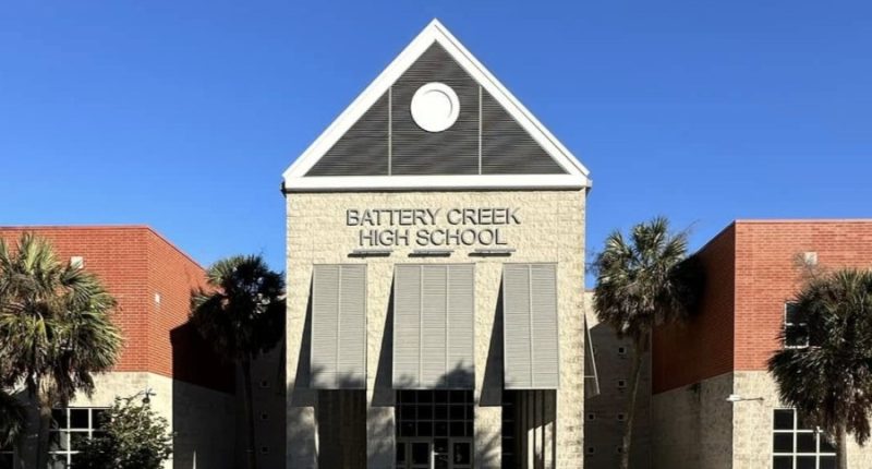 2 students detained after reportedly bringing guns to Battery Creek High