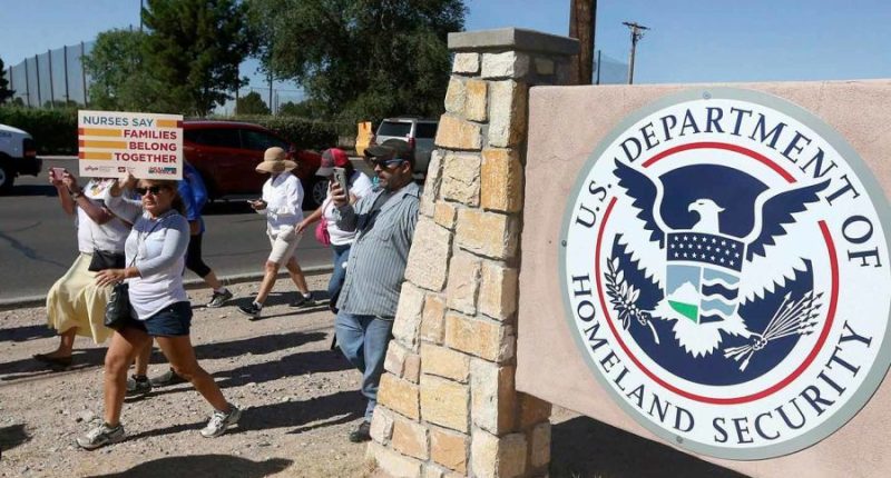 4 migrants charged with assaulting ICE contract detention officers