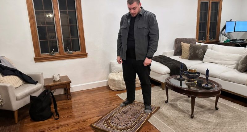 After breaking fast, volunteers use Ramadan as an opportunity to give in Detroit