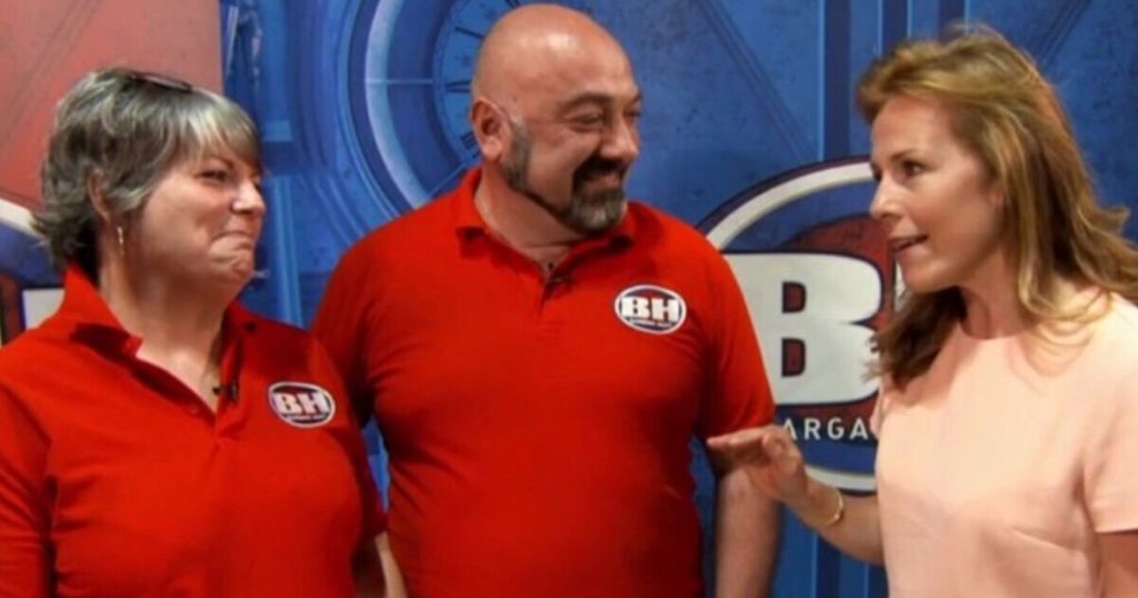 BBC Bargain Hunt star holds head in hands after 'unlucky' loss on gloves