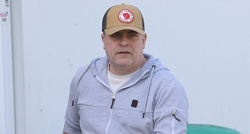 Corrie star Simon Gregson spotted without his wedding ring