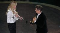 Daryl Hannah voices support for Ukraine on Oscars stage