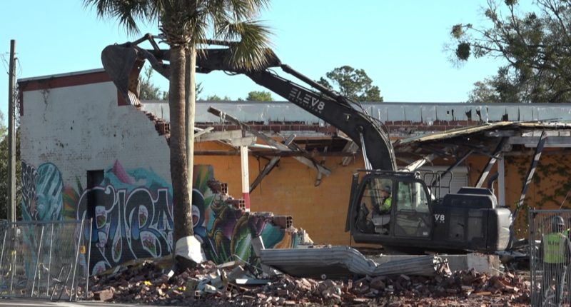 Demolition crews in Springfield clear condemned building following sudden collapse