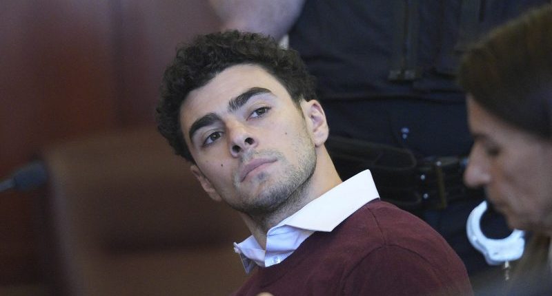 Did police violate Luigi Mangione's rights at arrest?