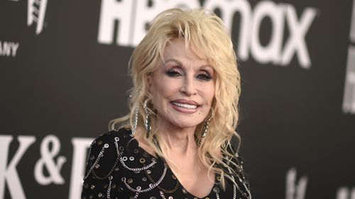 Dolly Parton arrives at the Rock & Roll Hall of Fame Induction Ceremony on Saturday, Nov. 5, 2022, at the Microsoft Theater in Los Angeles. (Photo by Richard Shotwell/Invision/AP)