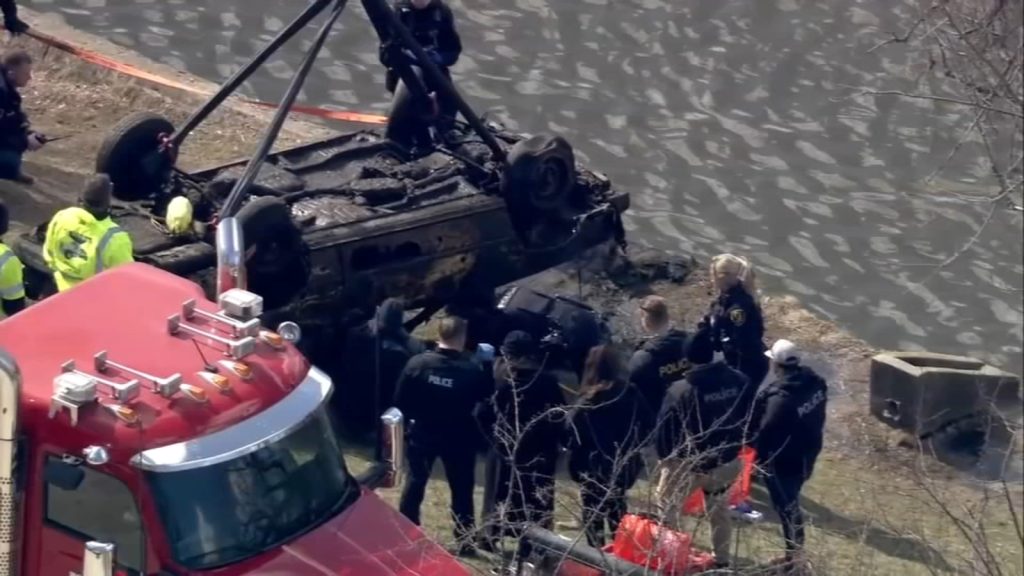 Elgin cold case: Car linked to missing woman Karen Schepers unknowingly found in Fox River by fire crews in 2022, not recovered