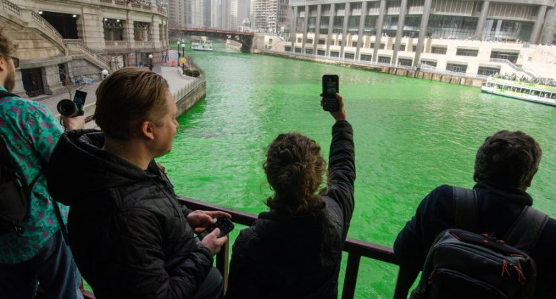 Huge crowds pack Chicago to celebrate St. Patrick's Day