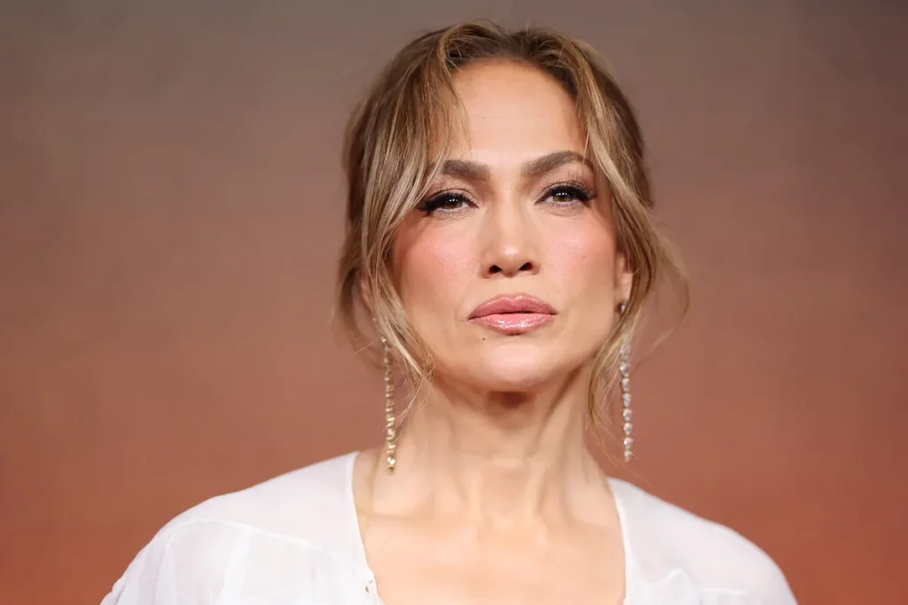 Jennifer Lopez's Reaction to the Ben Affleck and Jennifer Garner Photos Can Be Summed up in 4 Words, Insider Says