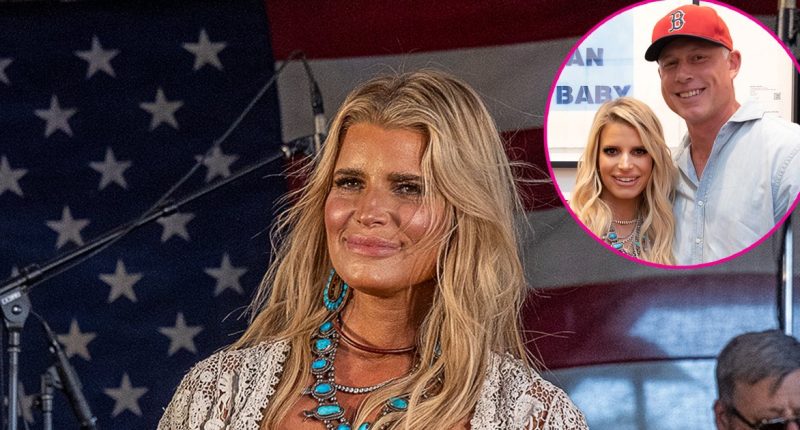 Jessica Simpson Jokes She's 'Very Single' After Eric Johnson Separation