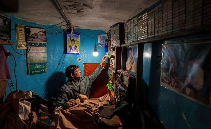 Kashmir's Sufi music lovers are sticking with the audio cassette