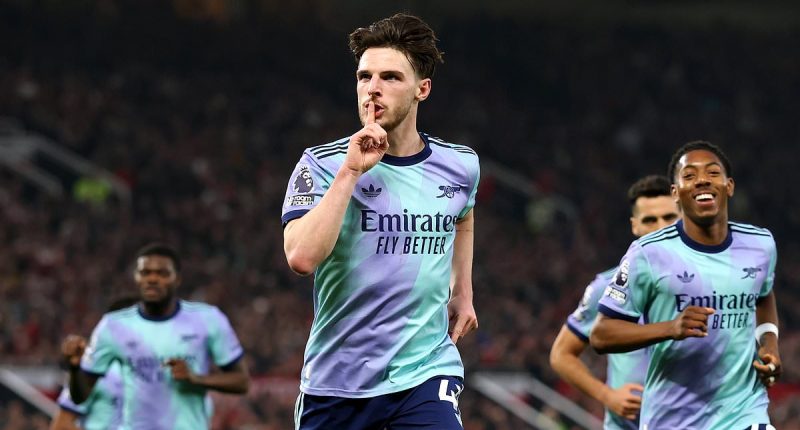 Man United 1-1 Arsenal: Declan Rice levels with fine strike after Bruno Fernandes free-kick as Gunners fall further behind Liverpool