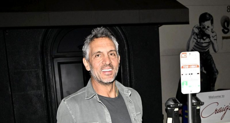 Mauricio Umansky Seen Making Out With New Woman