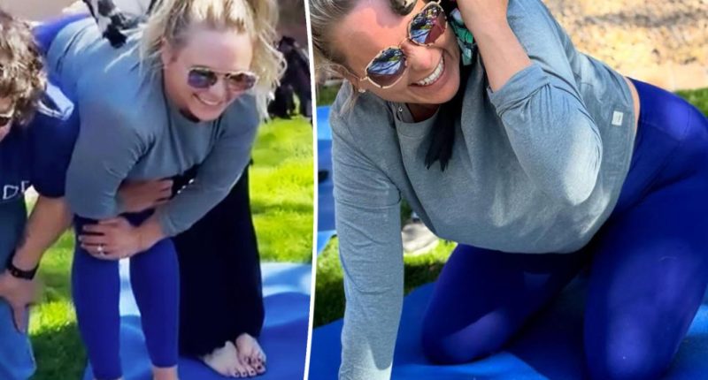 Miranda Lambert calls out fan for saying she shouldn’t wear leggings because they show her ‘unattractive parts’