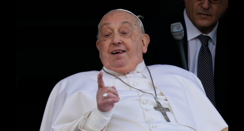 Pope Francis makes first public appearance, heads home to Vatican