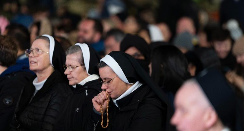 Pope Francis on the mend after recent respiratory setback