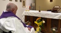 Pope Francis pens letter to the editor from hospital