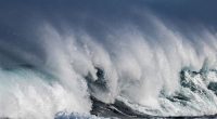 Large ocean swell of West Australian coast