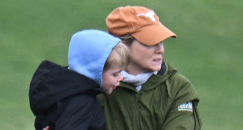 Renée Zellweger skips the Oscars for step mum duties