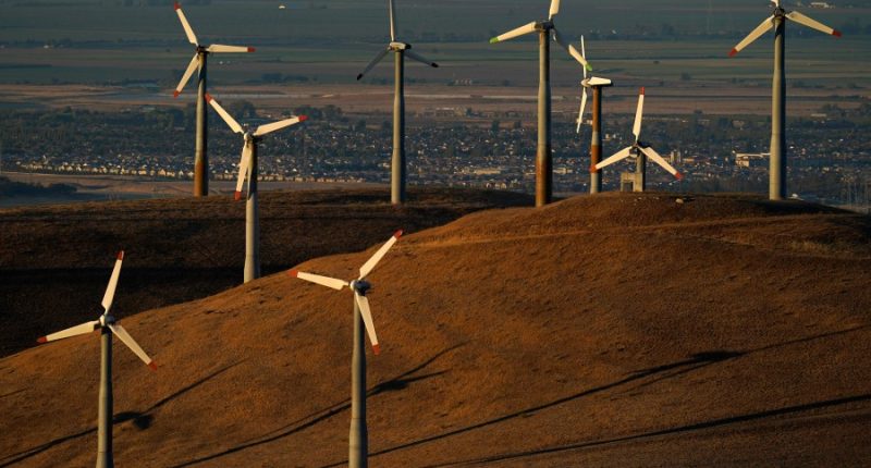 Republicans ask party to keep clean energy credits