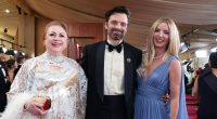 Sebastian Stan and Annabelle Wallis Pose With His Mom at 2025 Oscars