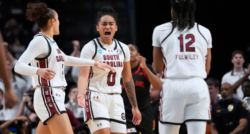 South Carolina Gamecocks play the Duke Blue Devils in Elite 8