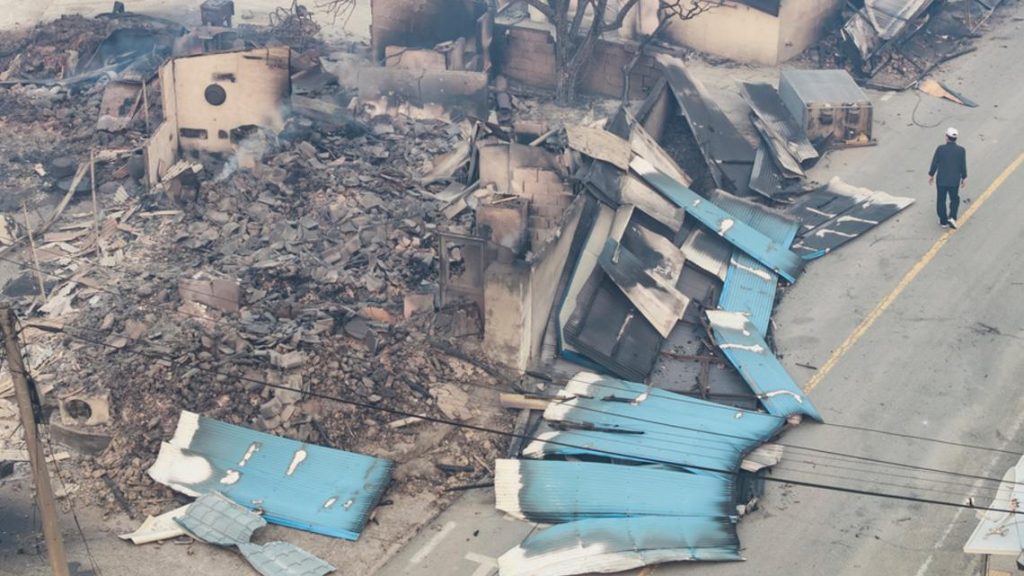South Korea wildfires kill 18, damage ancient temple