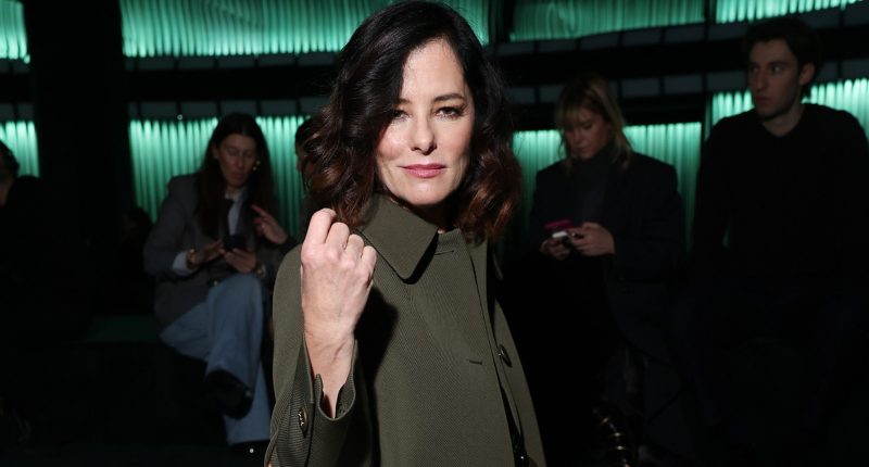 The Tragic Truth About Parker Posey's Life