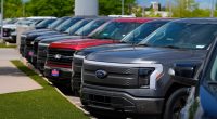 Trump to announce auto industry tariffs