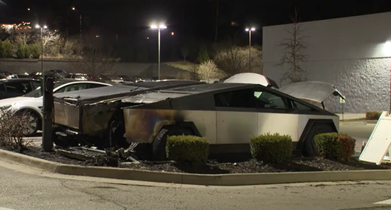 Two Cybertrucks damaged in fire at Kansas City Tesla dealership