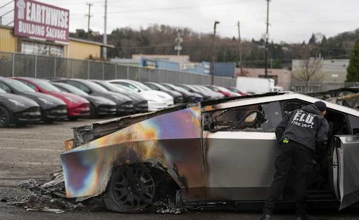 Vancouver International Auto Show removes Tesla, citing safety concerns at event
