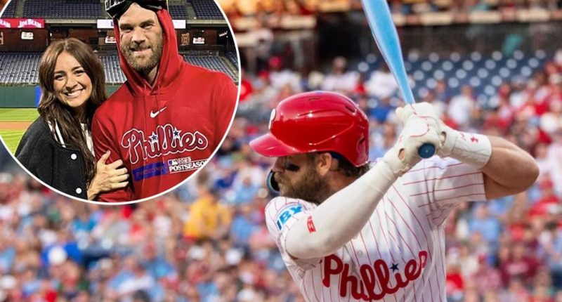 Bryce Harper uses custom bat for in-game gender reveal