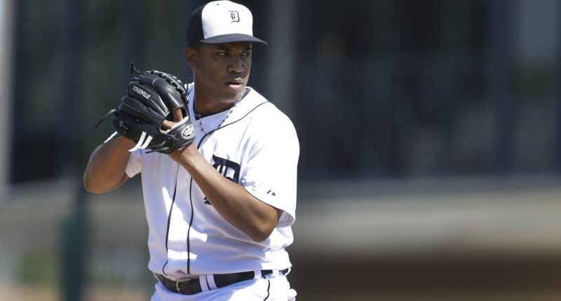 Former MLB pitcher dies after being pulled from rubble of nightclub roof collapse: reports