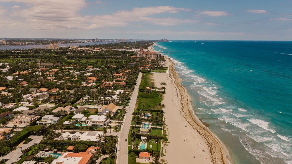 How Trump's Palm Beach neighbors are now richer than ever