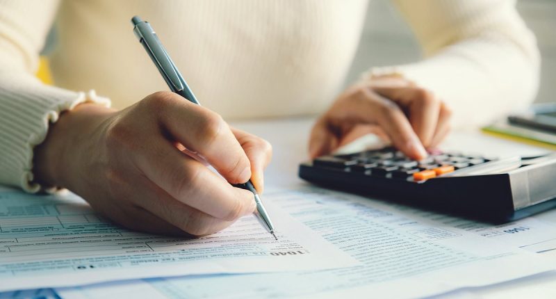 How to lower your tax bill with last minute money-saving moves