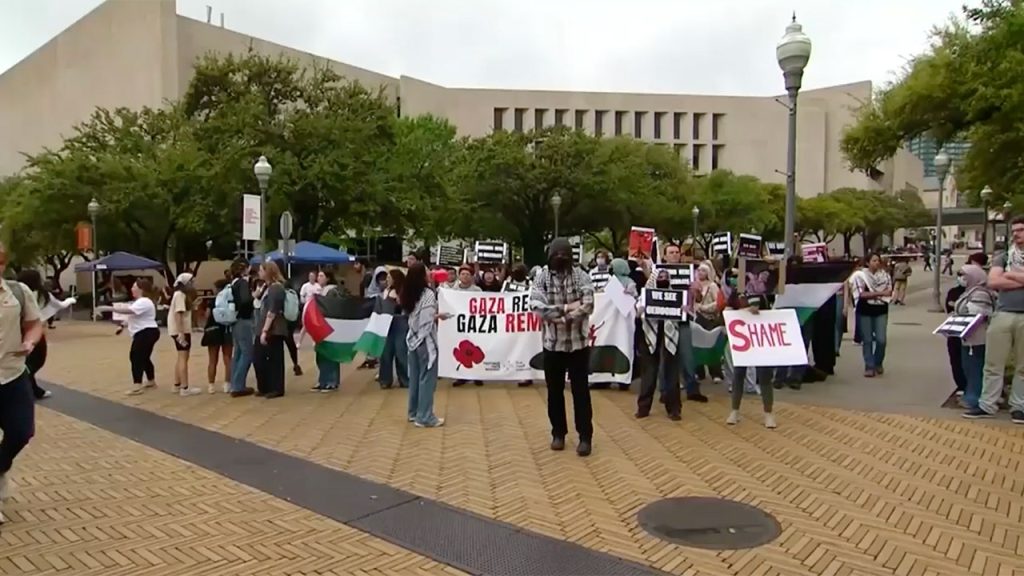 Israel Block Party at University of Texas disrupted by agitators
