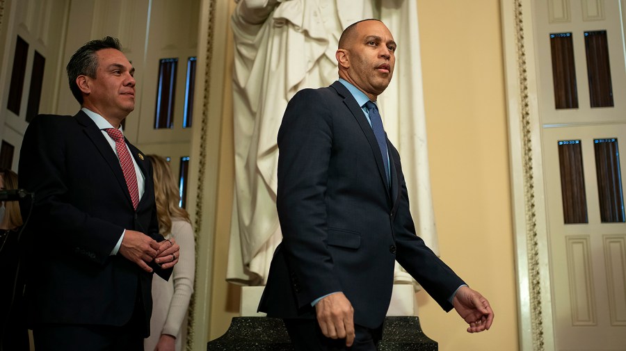 Jeffries asks Justice Roberts to reject ‘cowardly and unpatriotic’ Trump Smithsonian order