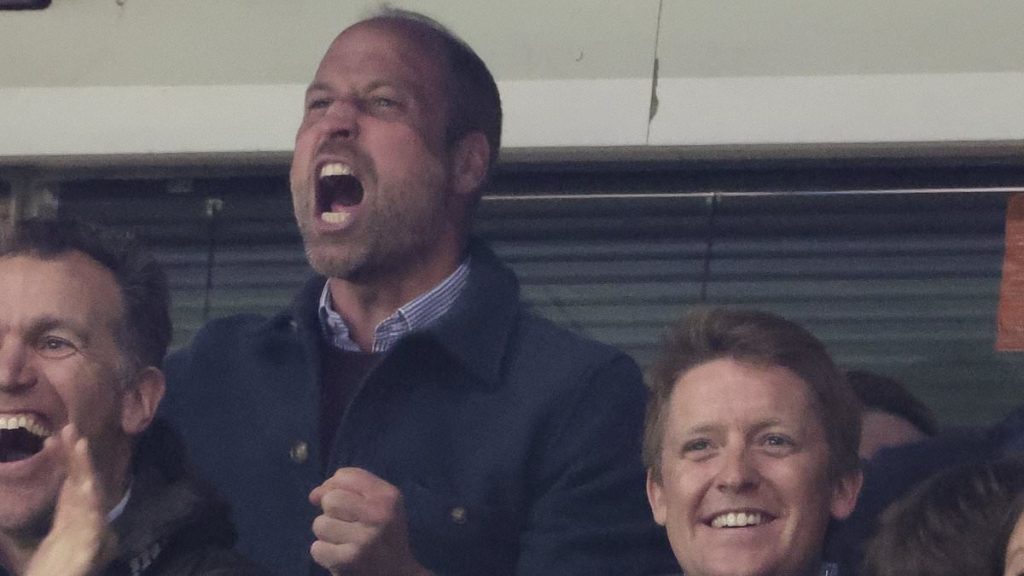 Prince William flaunts his friendship with Prince Harry's old pals