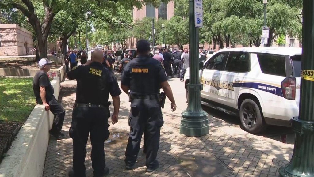 Texas constable deputy shot in Houston outside Family Law Center, suspect wounded