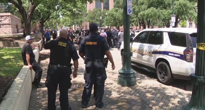 Texas constable deputy shot in Houston outside Family Law Center, suspect wounded