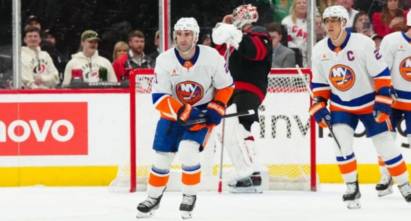 Time running out for Islanders to get hot again in playoff push