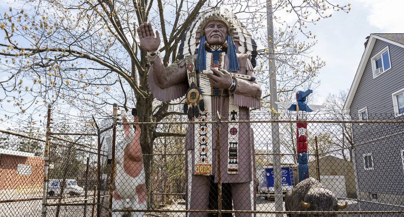 Town refuses demands to ax Native American mascot